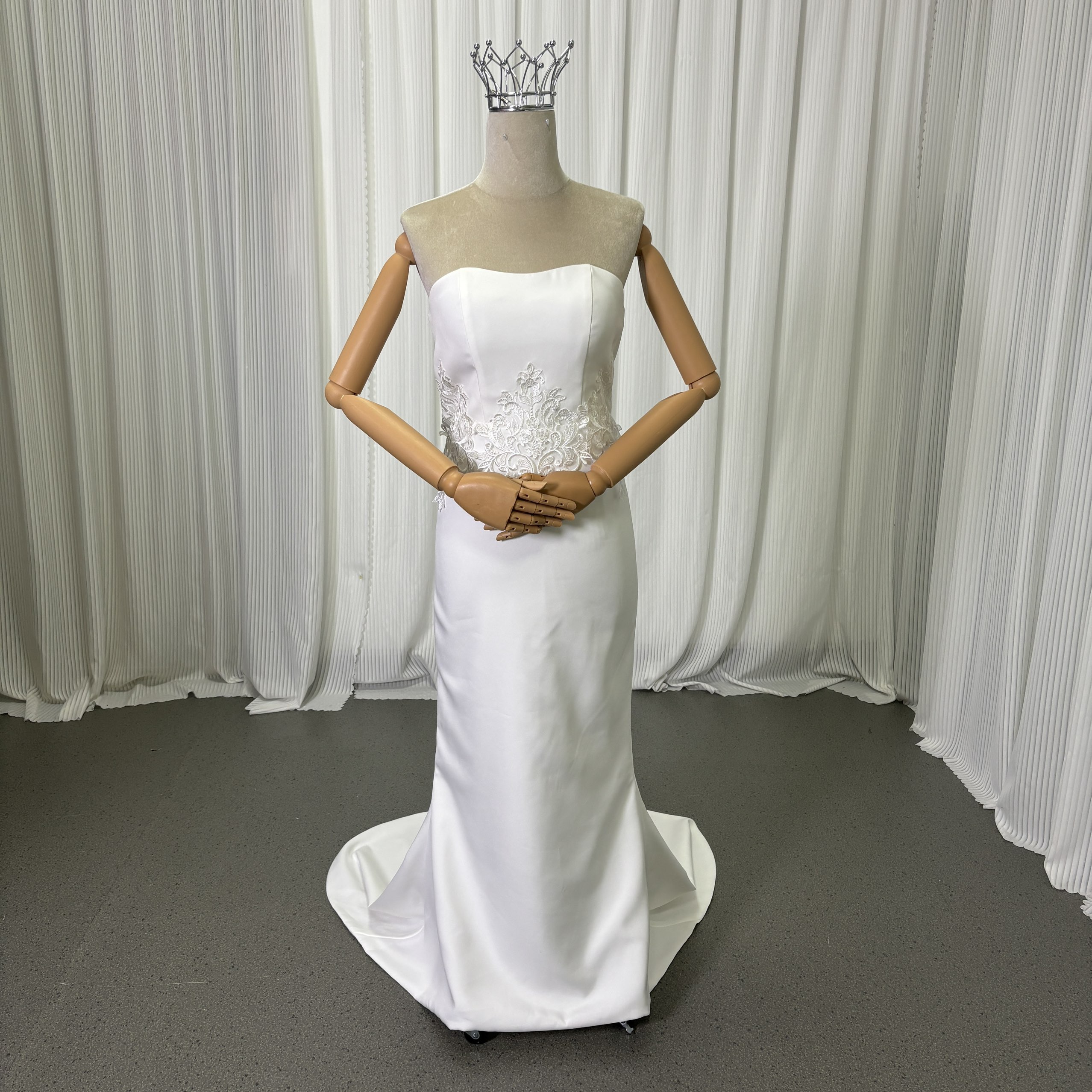 ウエディングドレス オフホワイト 繊細なレース 編み上げ+ファスナー ビスチェドレス ソフトマーメイドライン 結婚式