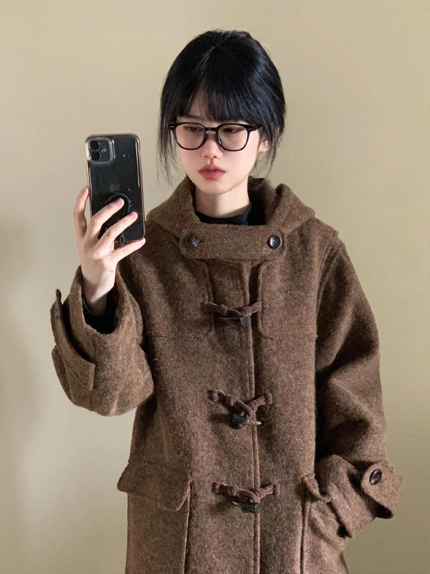 エレガントな女性用ダッフルコートヘップバーンスタイル現在流行しており洗練されていて小柄な体型によく似合います