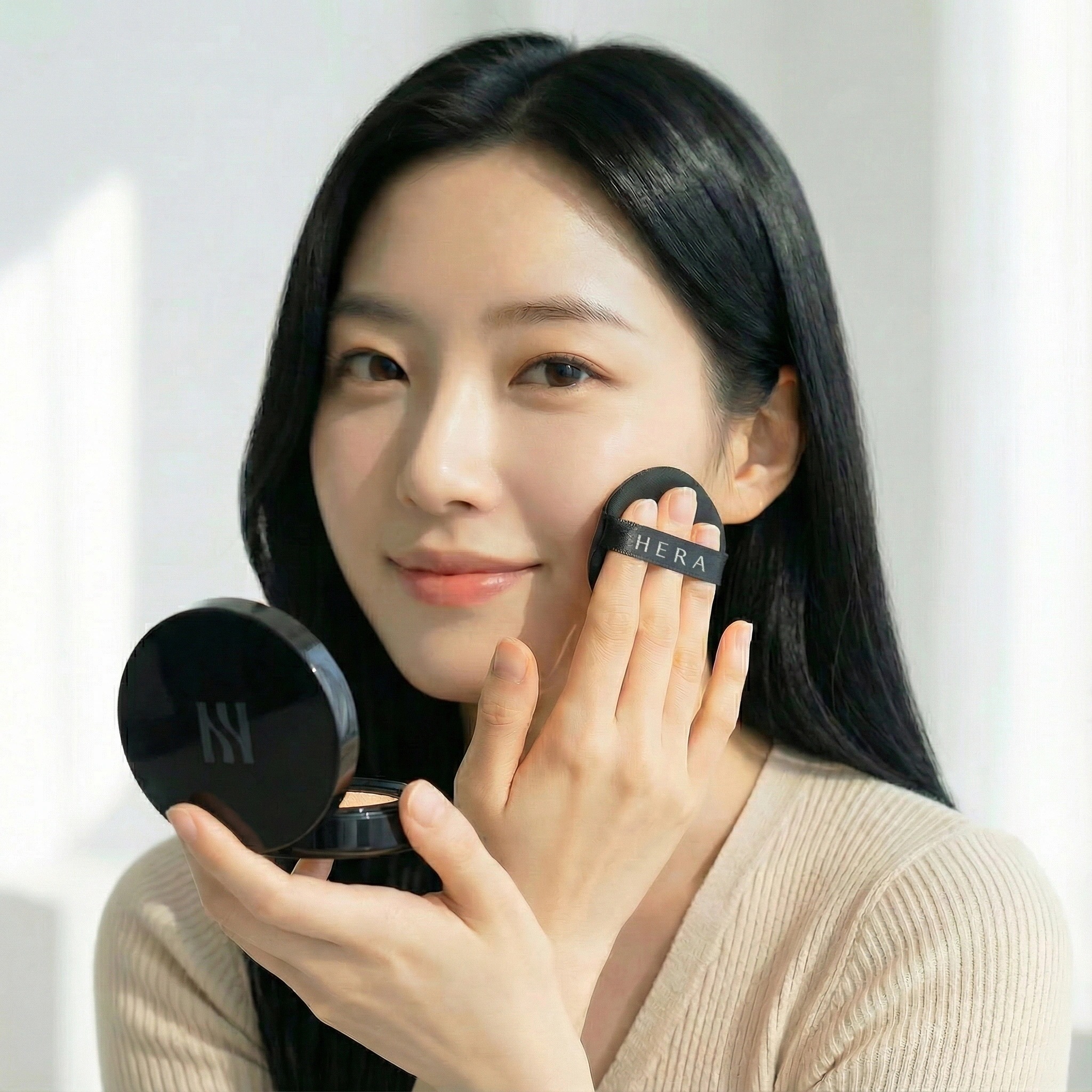 HERA ヘラ 公式 ブラック クッション ファンデーション 本品+リフィル 13n1 17n1 17c1 21n1 21c1 23n1 23c1 25n1 27n1 クッションファンデ 下地