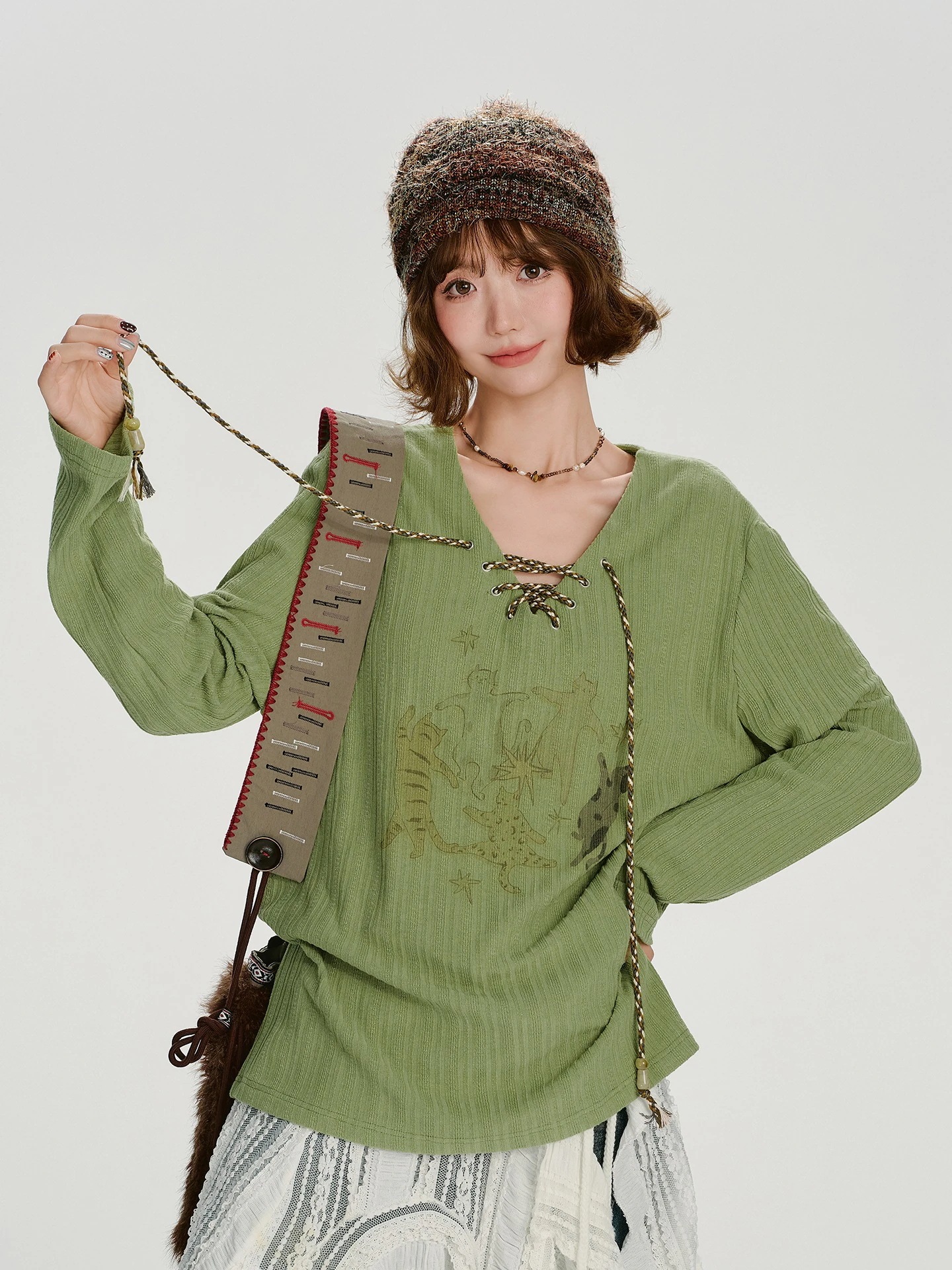 ニット 韓国っぽ レディースプル ゆったり 長袖 2025 ルーズトップスプリントギャルストリートシルエットコーデファッション色っぽカジュアル大人サイズ Vネックレースアップ 秋冬