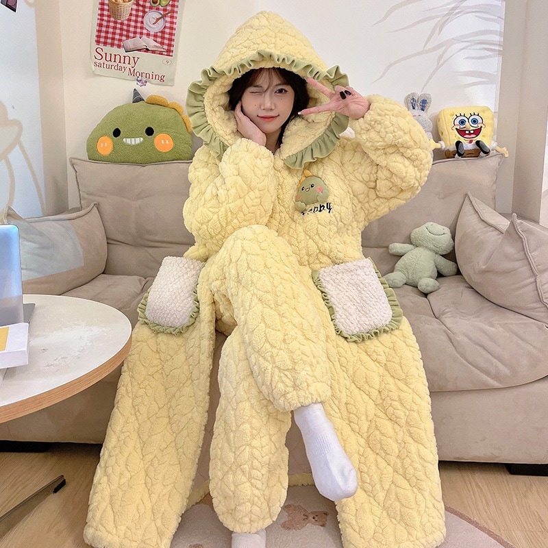 新しい冬の寝衣の女性は綿を挟んだ秋冬のサンゴのパジャマ恐竜のかわいい家庭服を厚くした