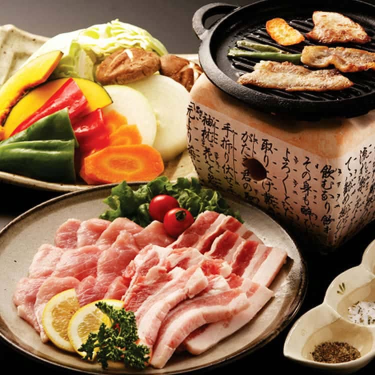 鹿児島県 黒豚 焼肉 モモ200gバラ200g 離島は配送不可 4660052 お歳暮 お中元 お土産 ご進物 ギフト 贈り物に最適
