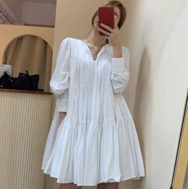 ワンピース ミディアム丈 長袖 Vネック デザイン ギャザー オーバーサイズ 美ライン ニュアンス ティアード エアリー カラバリ モノトーン かわいい 大人可愛い きれいめ シンプル カジュアル