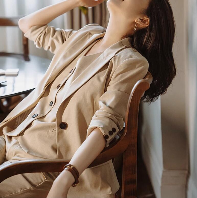 お見逃しなく女性スーツ 3点スーツセット ビジネススーツ パンツスーツ 長袖 カジュアル 七五三 フォーマル レディーススーツ スリム ボトムス リクルートスーツ セットアップ ジャケット パンツ 入