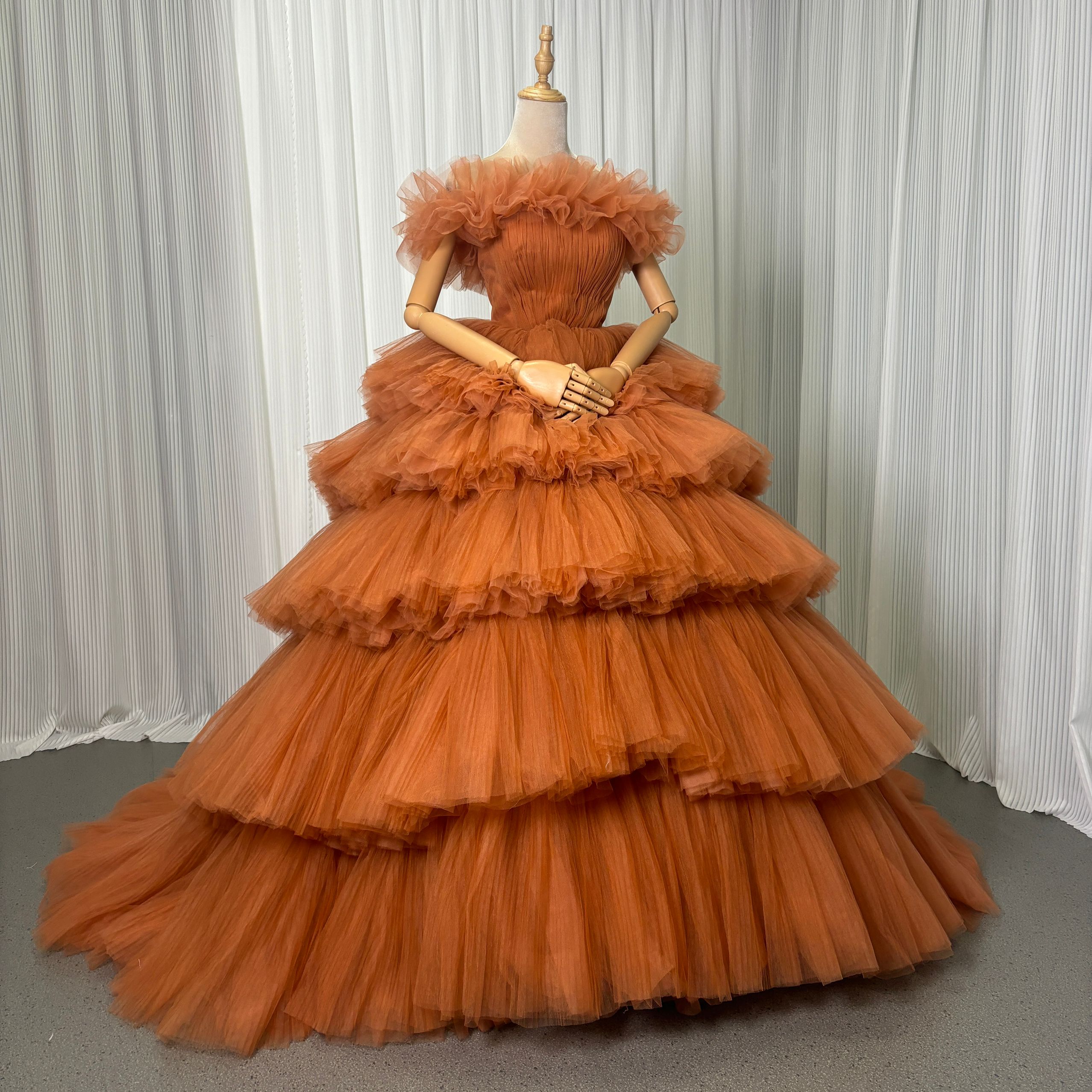 カラードレス テラコッタ色 スリット 編み上げ 取り外し可能なオフショルダー ティアードのドレス 結婚式 前撮り