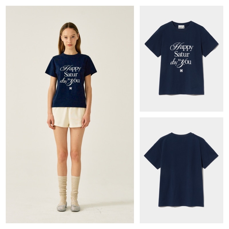 SATUR】 (W) HAPPY SATURDAY TYPO GRAPHIC T-SHIRT : CLASSIC