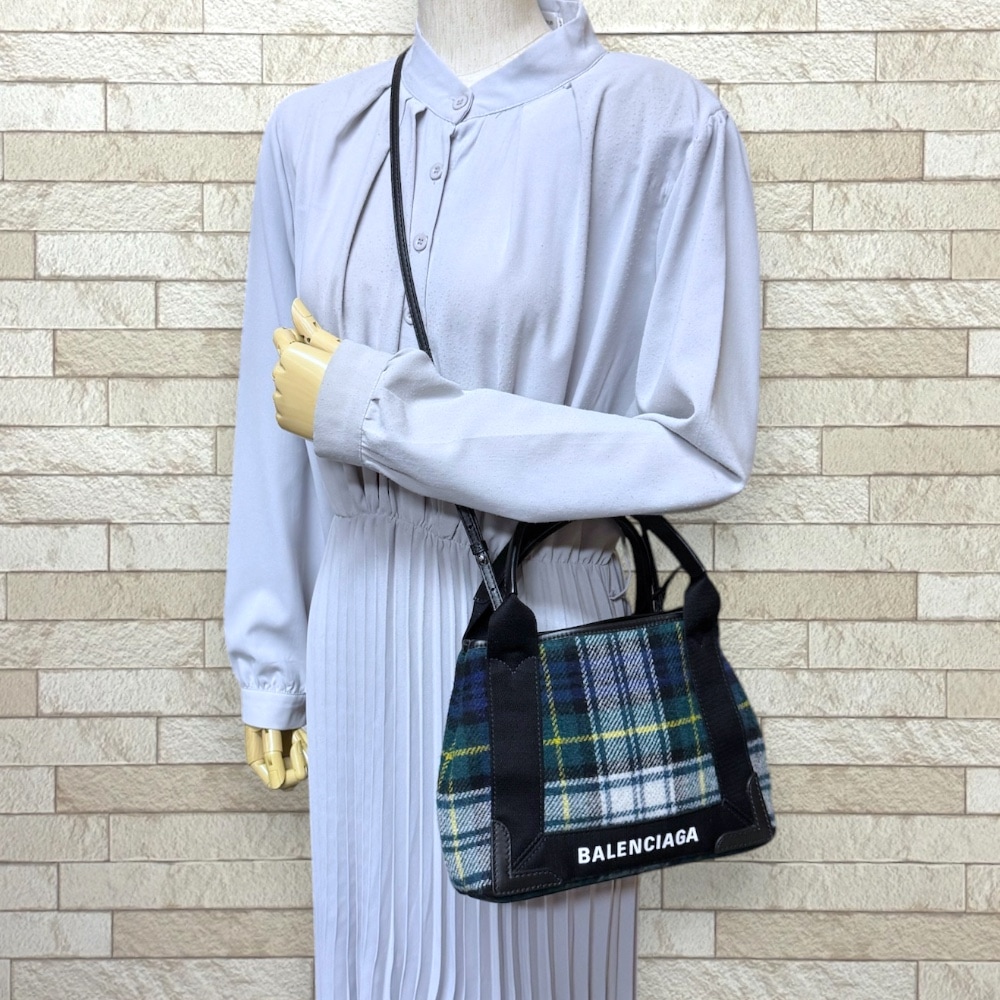 バレンシアガ タータンチェック柄 ネイビーカバXS ショルダーバッグ ウール 390346 グリーン BALENCIAGA 中古