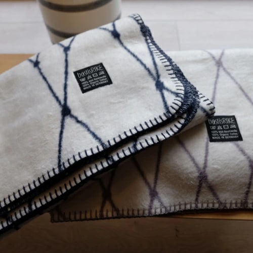 bastisRIKE THE GRID - COTTON BABY BLANKET