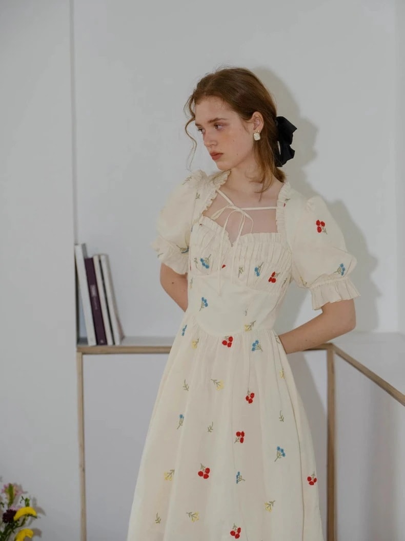 フラワー 刺繍 Uネック 半袖ロング・マキシ丈ワンピ [ホワイト]