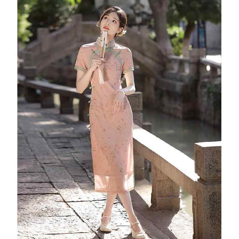 チャイナ ドレス 民族 衣装 中国 女性 コスプレ ピンク 夏 レトロ 通気性 デイリー 半袖 スタンドカラー ボタン 刺繍 ビーズ ミドル レングス タイト サイド スリット きれいめ パイピング