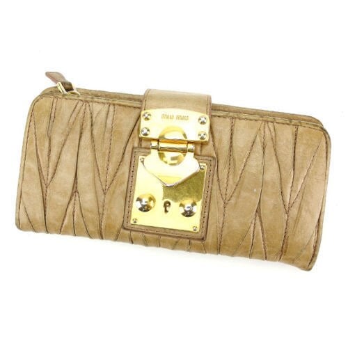 長財布 ファスナー 二つ折り マトラッセ ロゴプレート付き ベージュ ゴールド 中古