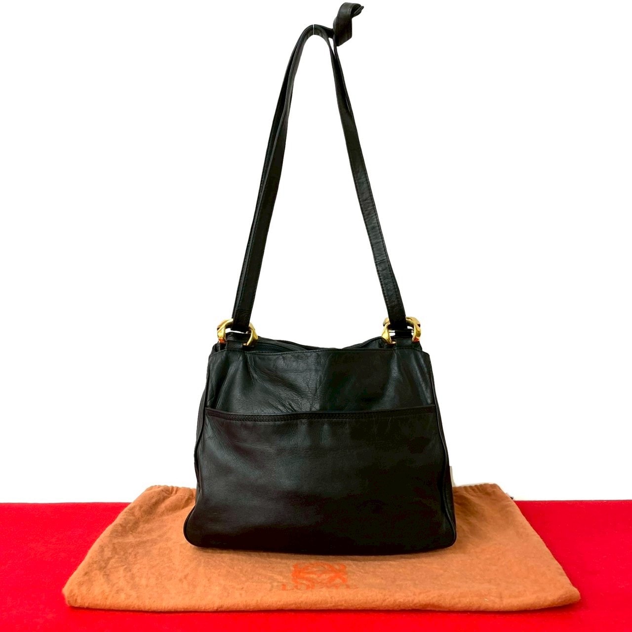 ヴィンテージ アナグラム ロゴショルダーバッグ レザー ブラック 22506