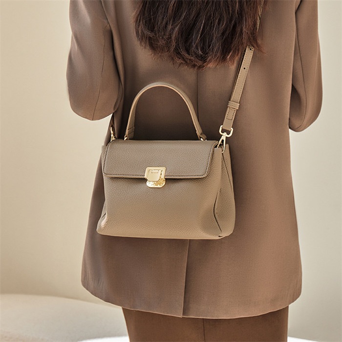 本革 トートバッグ レディース 小さめ ショルダーバッグ レザーバッグ ハンドバッグ 通勤バッグ ミニバッグ 仕事 柔らか ミニショルダーバッグ 斜め掛け ミニトートバッグ 量軽 大人 高見え ビジネ 7,287円