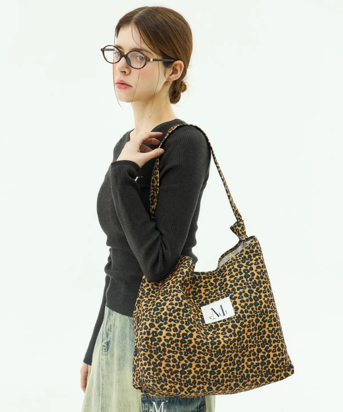 2025 新商品 ラビ レオパード ヒョウ柄 ショルダーバッグ (男女共用) 韓国の人気ファッションブランド