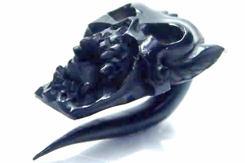 ボディピアス 6G ゴブリンホーンフック 水牛の角 バッファロー 金属アレルギー対応 鬼 怪物 顔 6ゲージ 拡張 削り出し 耳たぶ 立体 3D ラージホール 男性 彼氏 gobhpxxxxxxxx