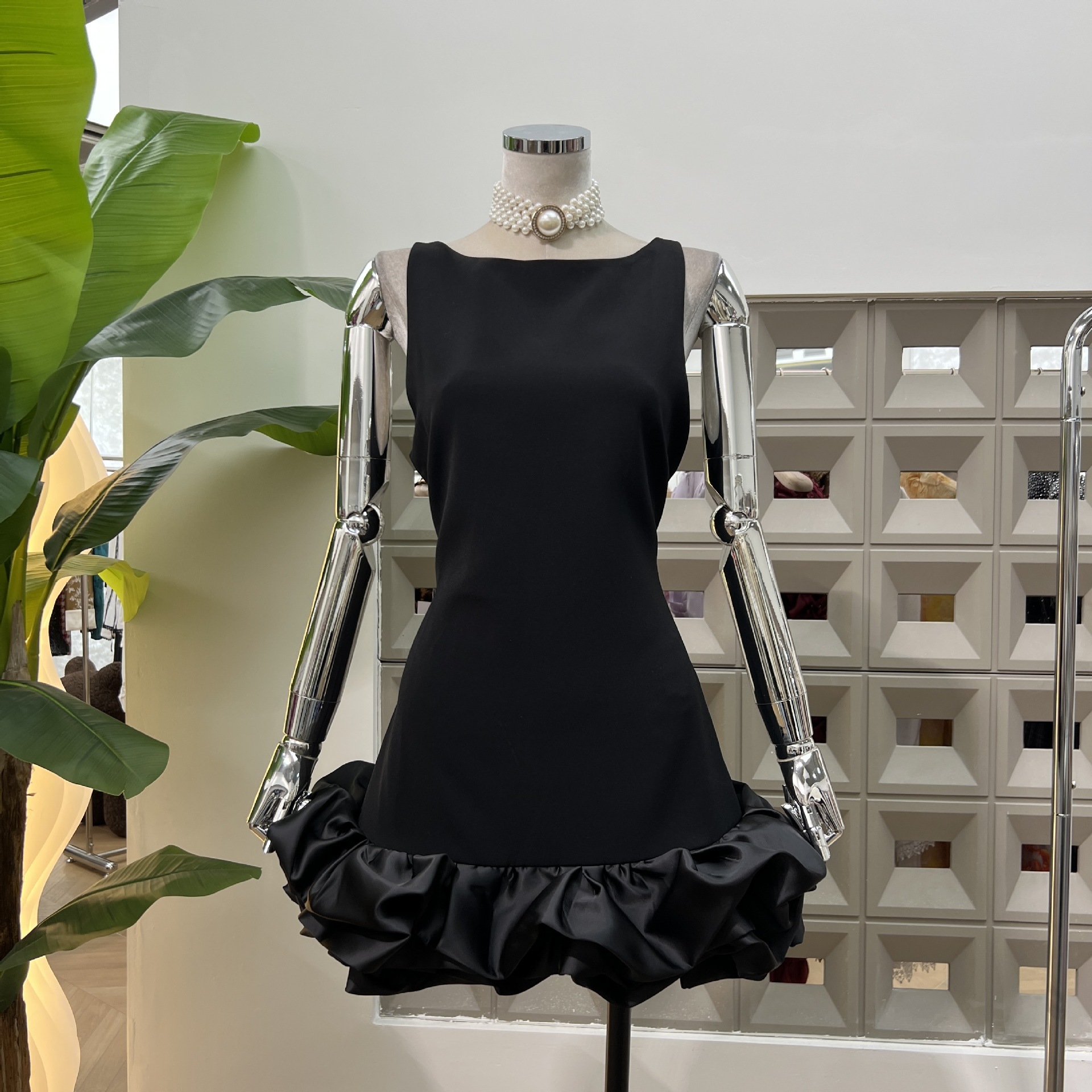 夏の軽熟日系風シンプルな雲レースUバックノースリーブワンピース純色ワンピースウエスト