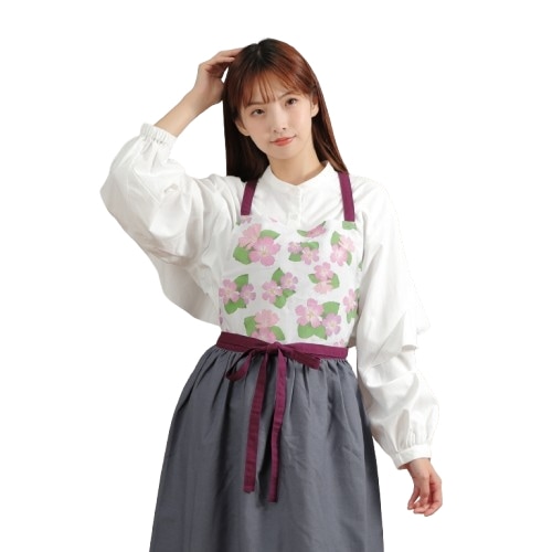 山野草 野菜花 ハーブ をモチーフしたドレスエプロン イワウチワ柄 D-0005 リネン素材 肩紐落ちない ギャザー入りで動きやすい 着たまま外出可能 刺繍エンブレム 140cm-160cm