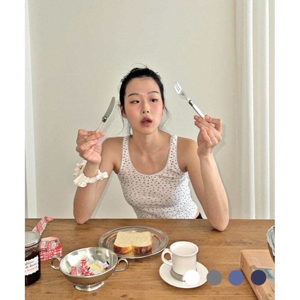 親愛なるストーカー D. ベーシックコットンフラワートップ-4 色