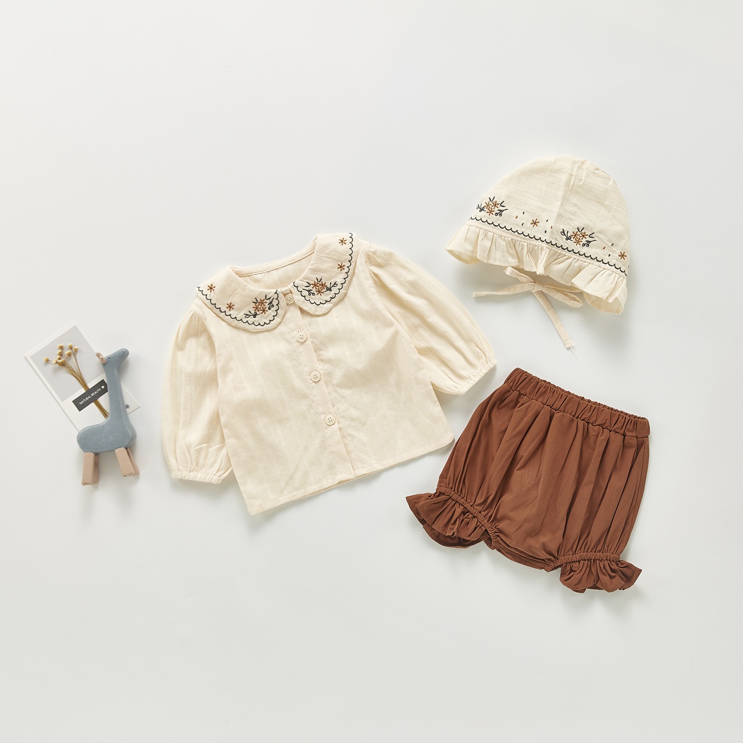 赤ちゃんの秋セット女性の襟の刺繍の上着+ズボン+帽子の3点セット 91％以上節約 お手頃価格