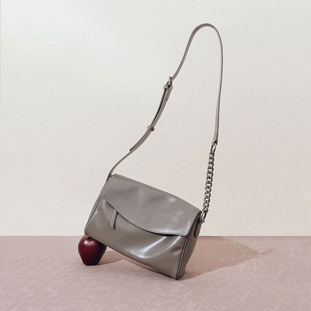 【本革 4カラー キーホルダーを贈る】オールシーズン 韓国斜めがけ レディース 人気 ショルダーバッグ キルティング ミニ 軽量 大人 カジュアル 小さめ 収納