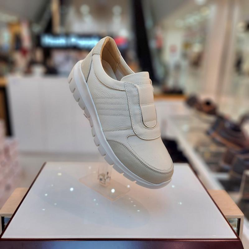 女性の足に優しい5cm超軽量コンフォートスリッポンスニーカー3fr463-c