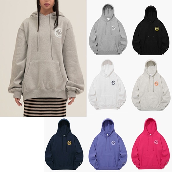 ロゴ&スマイリーフード SEVENTEEN着用