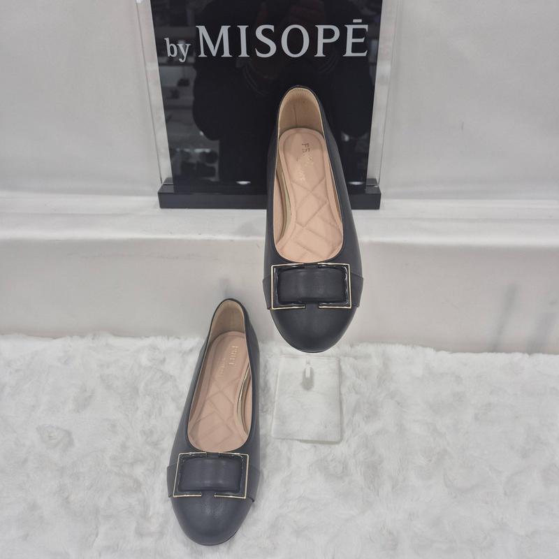 By 女性スクエア装飾フラットシューズ 112HT435SI005 BLACK 2 JJ 14,535円