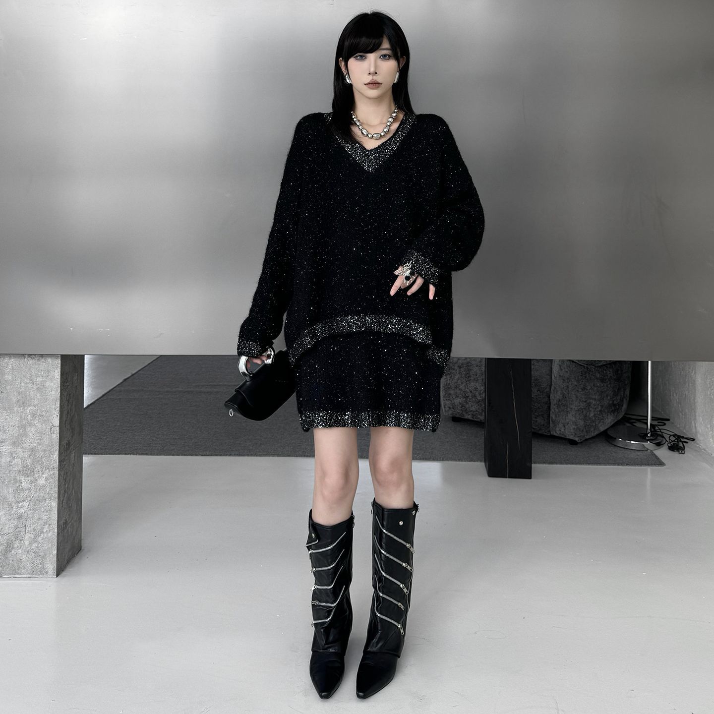 【Noir Mode】 2026 春 Vネック ニット+ゴム ニット ミニスカート ニットセット デザイン性 ブラックコーデ 大きいサイズ レディース 体型カバー ニットトップス ニットセーター セッ