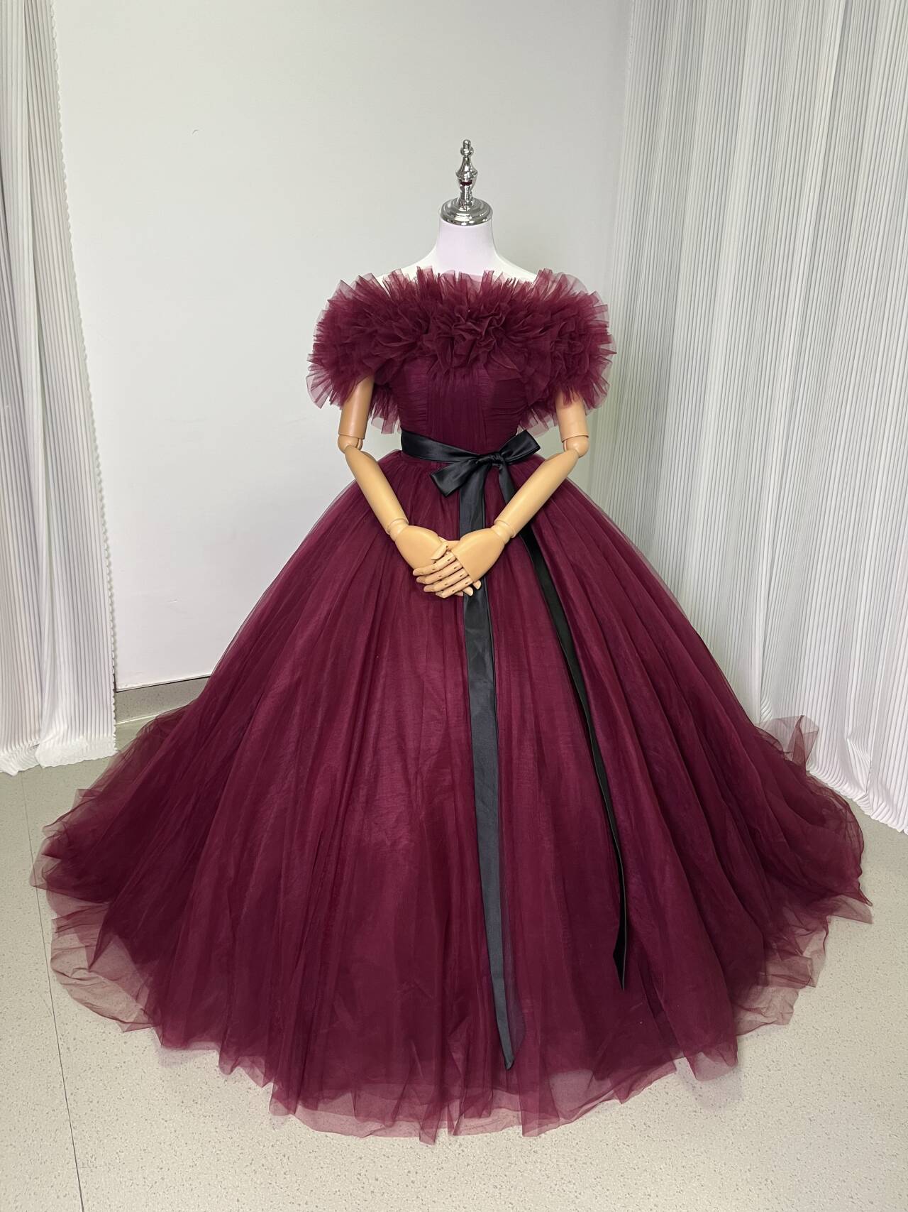上品！カラードレス ボルドー色 取り外しオフショルダー サッシュベルト ソフトチュール 披露宴 前撮り