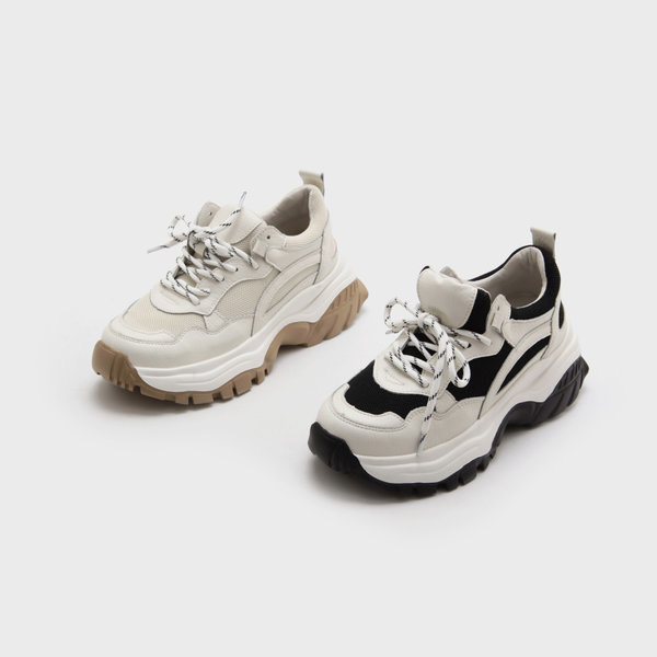 天然皮革ヒドゥンヒールレディーススニーカー(5cm)