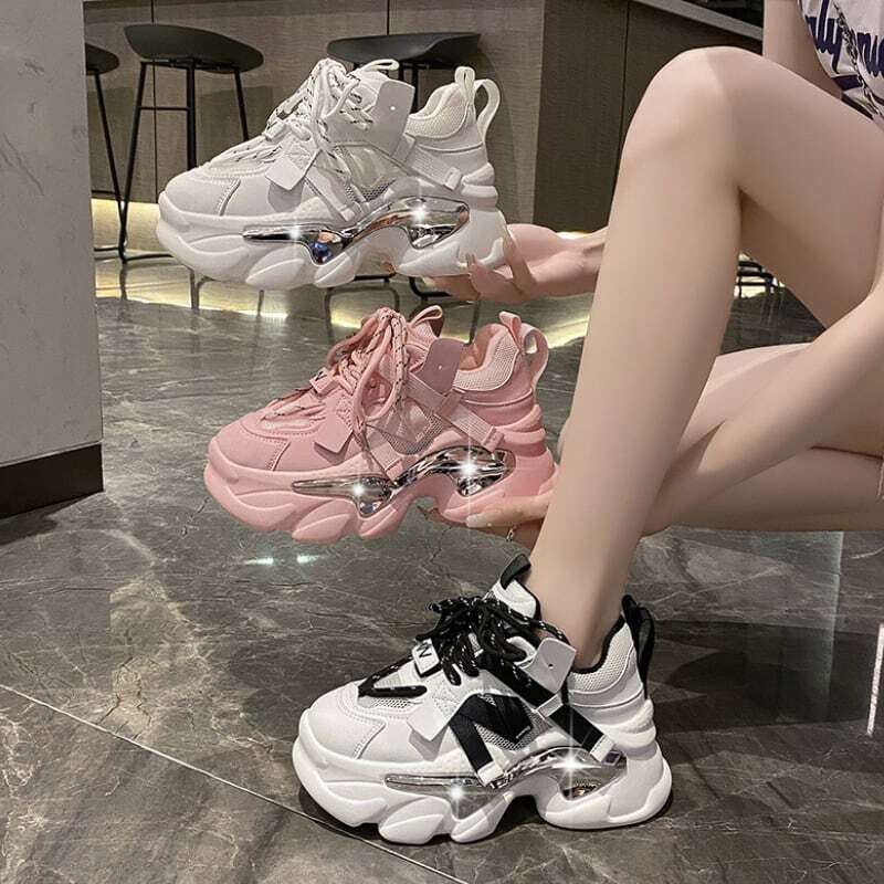 スニーカー 厚底スニーカー ダッドスニーカー レースアップ メタルポイント ボリュームソール プラットフォーム 大人可愛い ママコーデ 韓国 新作 20代 30代 40代 シューズ 靴 きれいめ