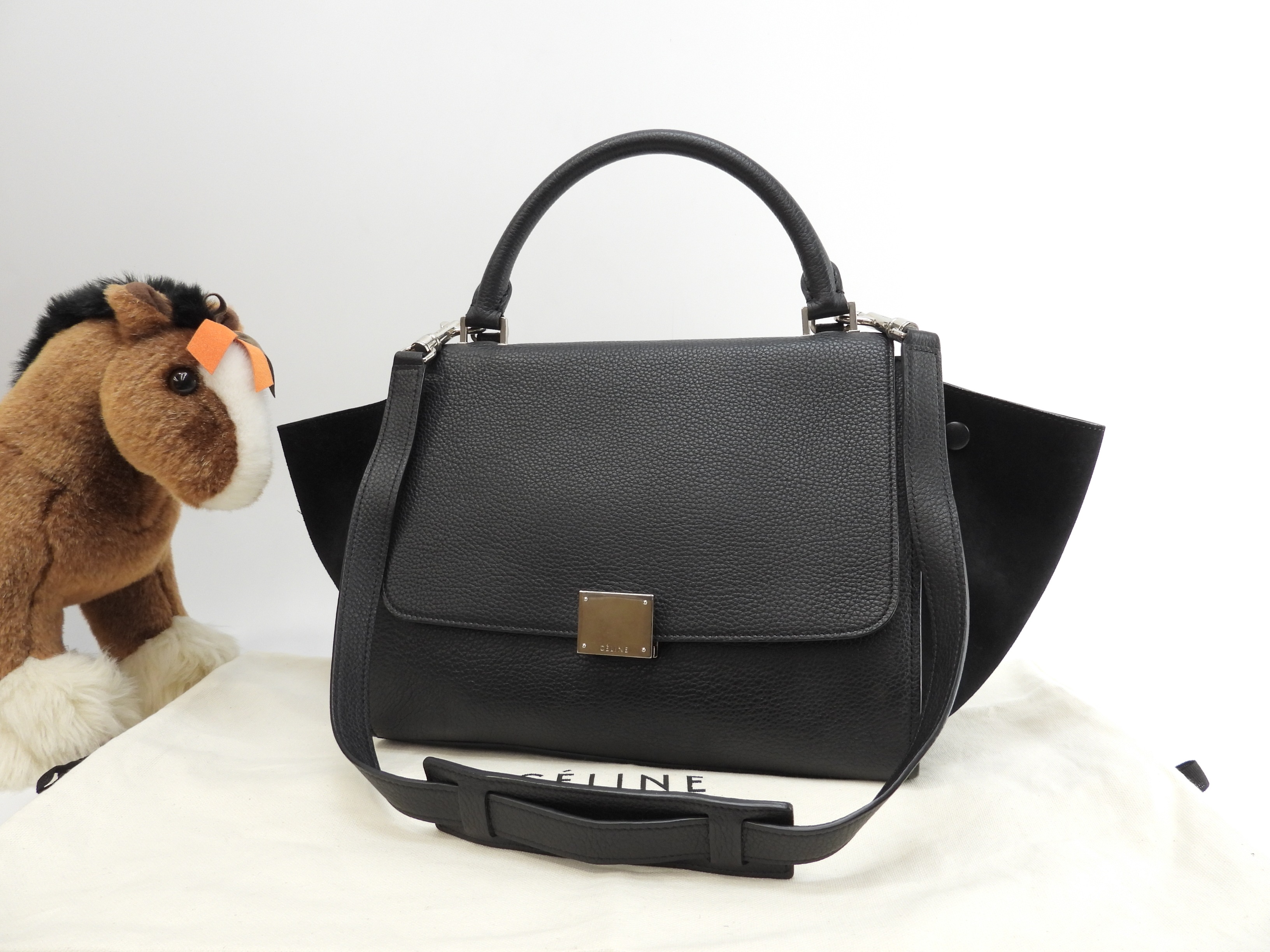 トラペーズ スモール レザー黒 ショルダーストラップ付ハンドバッグ@ 18