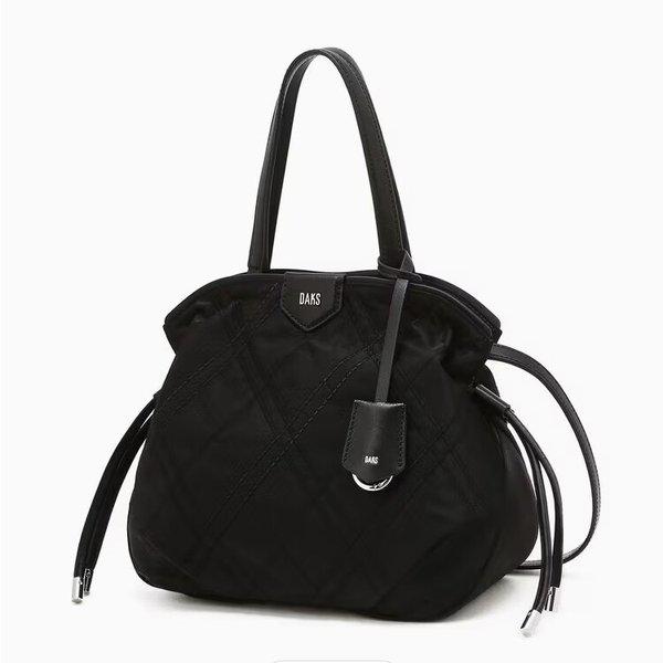 AK盆唐店 ハンドバッグ アーガイル キルティング ブラック ナイロン 巾着型 トートバッグ DCBA6E480BK