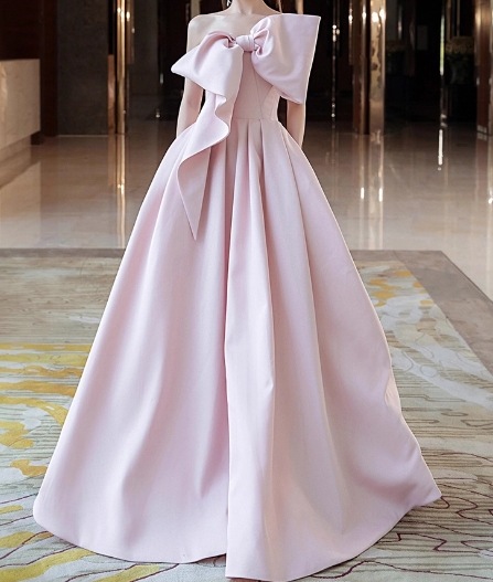 カラードレス ピンク ベアトップ 豪華なリボン デザイン感 憧れのドレス 花嫁 27,170円