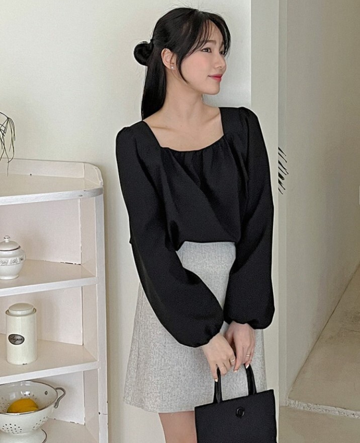 トップス シャツ ブラウス ボリューム袖 パフスリーブ スクエアネック 襟なし かわいい 大人可愛い きれいめ シンプル 大人 上品 おしゃれ お洒落 大人女子 ラフ キュート ガーリー 春 秋