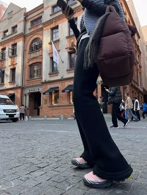 レディース パンツ ボトムス スウェットパンツ ロング フレア ポケット ハイウエスト ウエストゴム 伸縮性 フリース シンプル カジュアル おしゃれ こなれ感 ラフ 無地 秋 冬 お出かけ