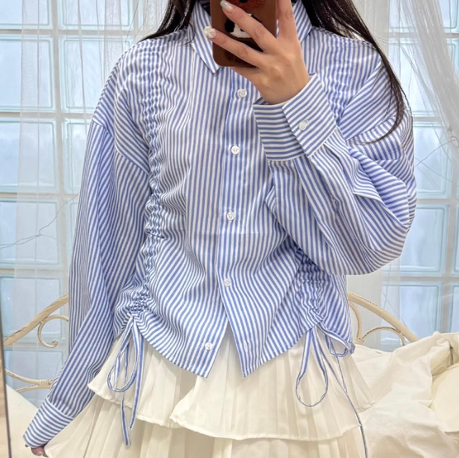 レディース トップス シャツ ブラウス デート ミディアム丈 袖あり 長袖 ボリューム袖 萌袖 襟付き ワイド 切り替えデザイン ドッキング 前開き 伸縮性 かわいい 大人可愛い きれいめ シンプル 7,474円