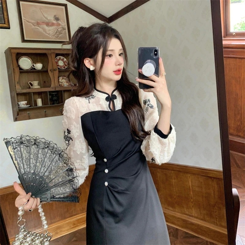 【送料無料】新しい中国風の大きいサイズのドレス2025秋の新しいレトロなスプライシングメッシュ刺繍気質スリット改善されたチャイナドレス 母の日のプレゼント