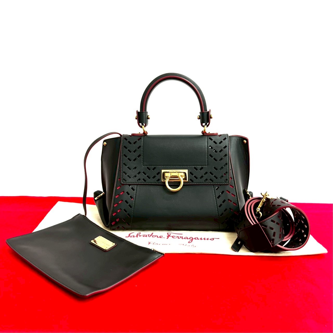 シルヴィ ガンチーニ 金具ショルダーバッグ レザー ブラック 920-5