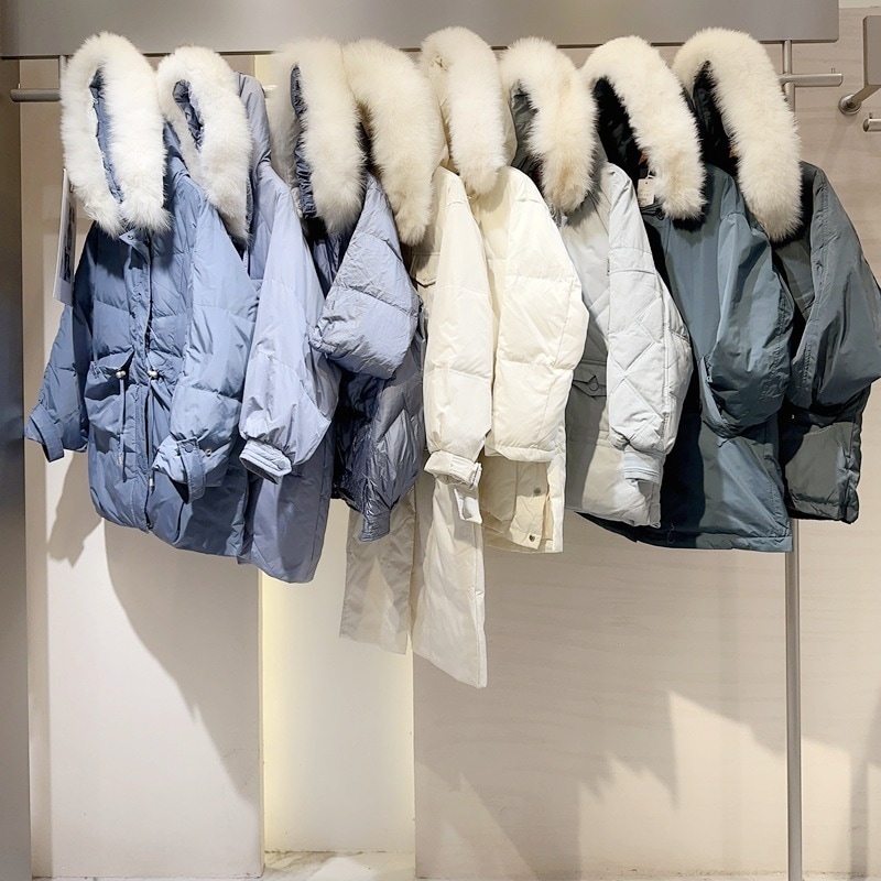 キャビネットから出たミディアムロンググースダウンダウンジャケットレディースブランド割引卸売大きな毛皮の襟90ホワイトダックダウンQiu Vera冬