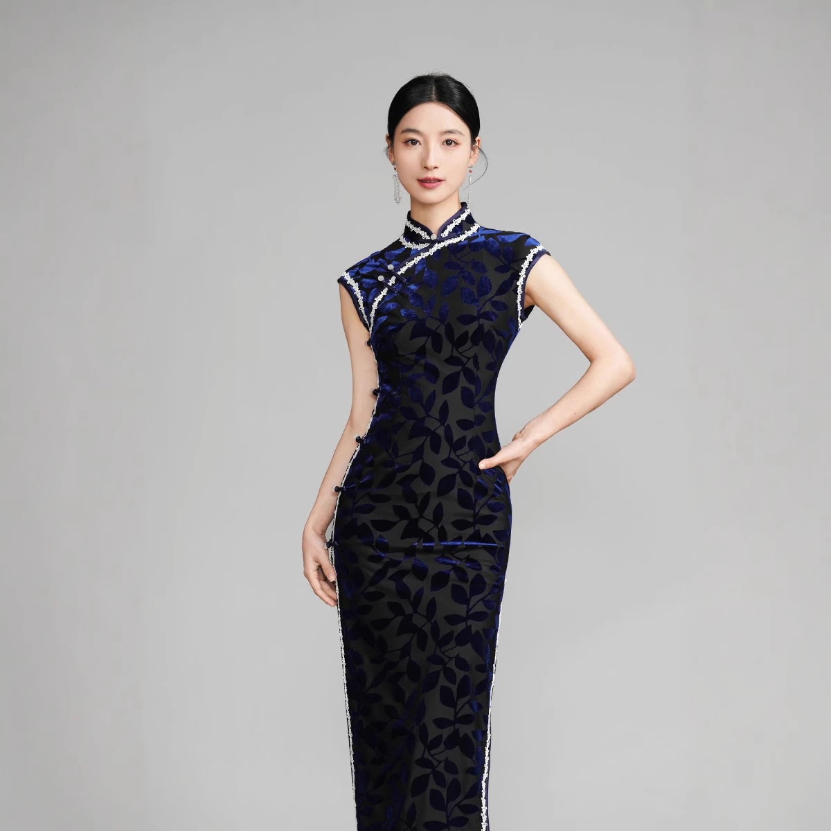 ワンピースドレスドレス2025春と夏のレトロスリムブルーチョンサム