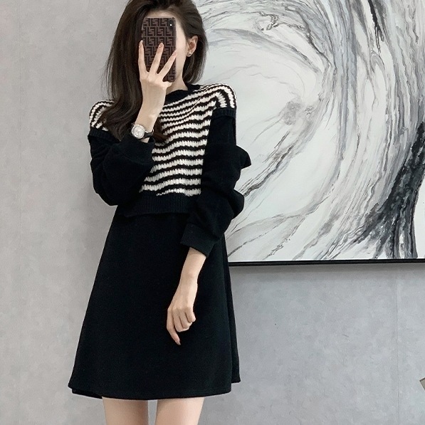 ワンピース ミディアム丈ワンピース 長袖 クルーネック フレアスカート 重ね着 ショート丈ベスト かわいい 大人可愛い きれいめ シンプル 上品 おしゃれ カジュアル こなれ感 個性的 主役級 存在感