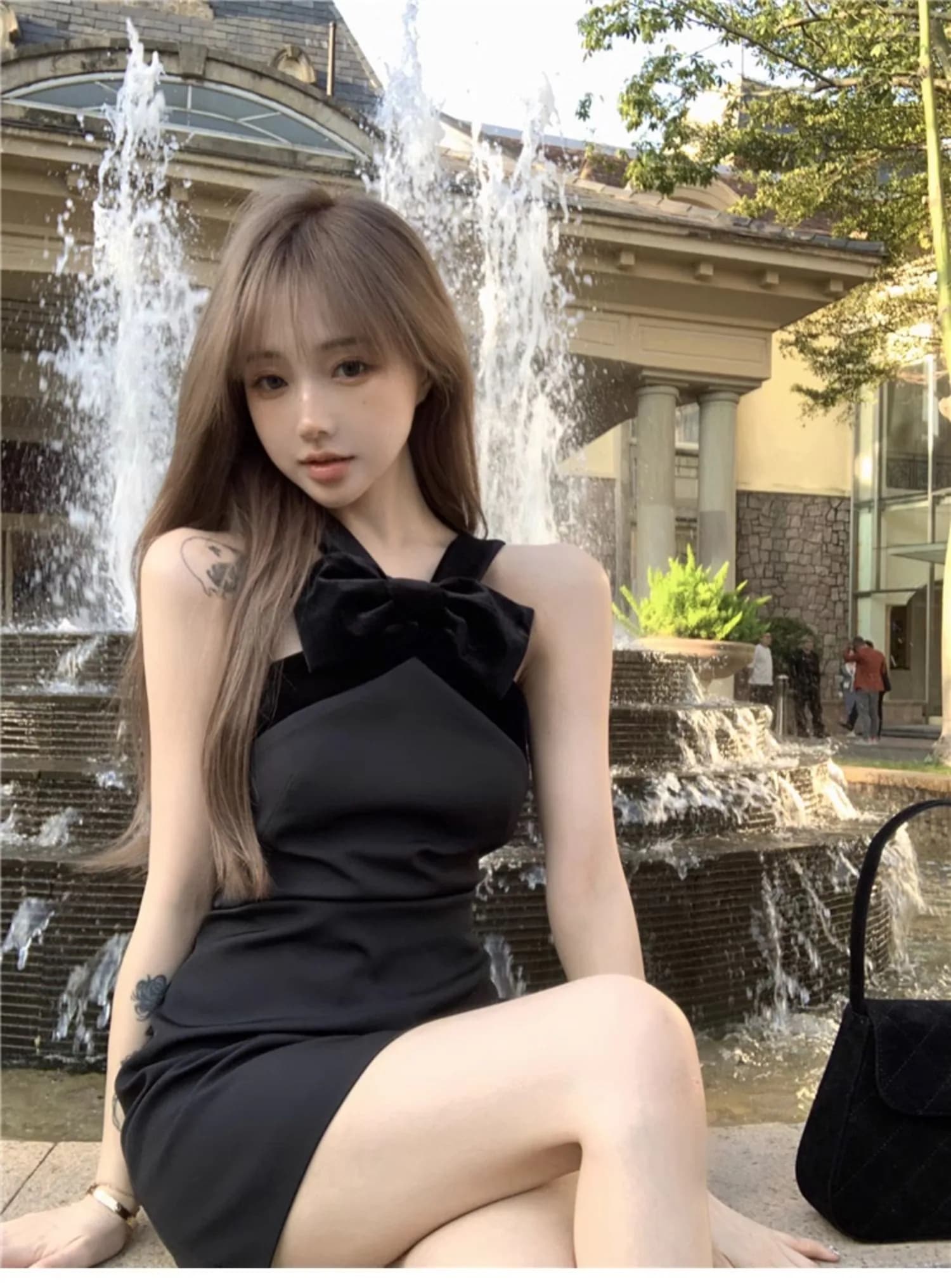 ワンピース レディース ミニ ショート 膝上 袖なし ノースリーブ ホルターネック 襟なし タイト スリム 細身 ストレート Iライン リボン ハイウエスト かわいい おしゃれ ガーリー 主役級 存在