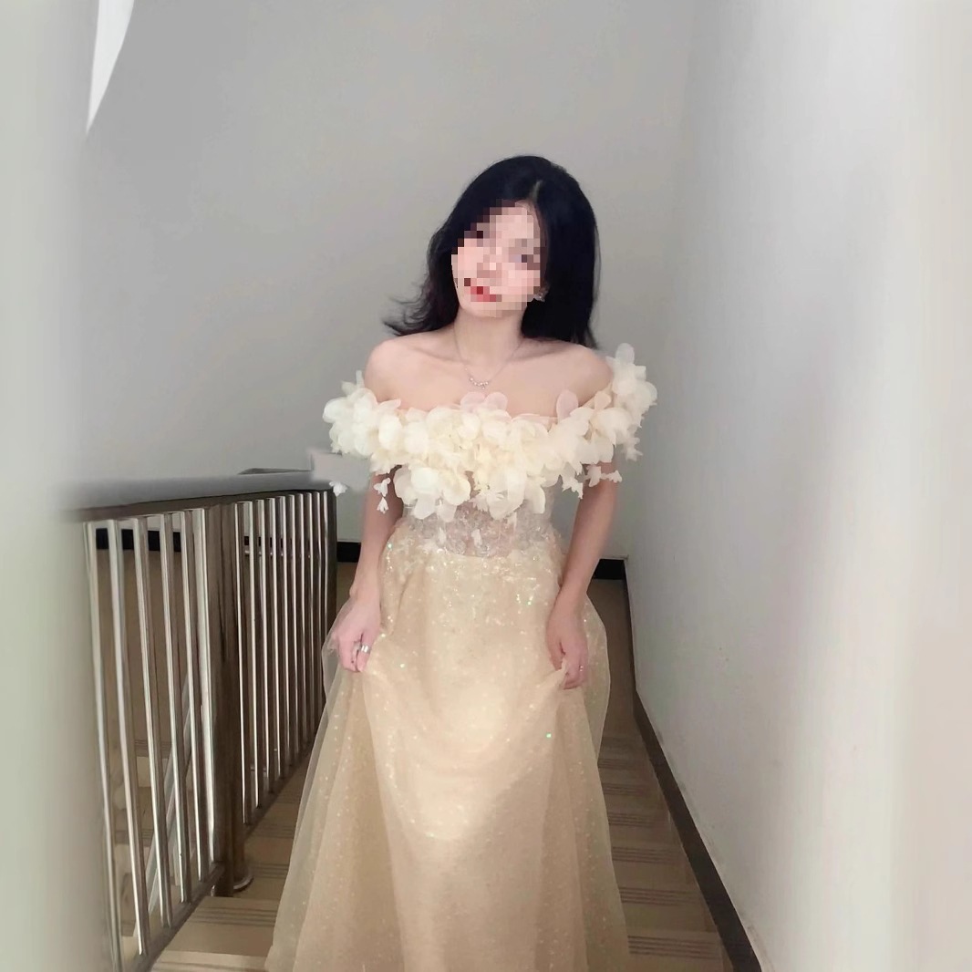 一字肩歳の誕生日はお姫様のスカートの形になります