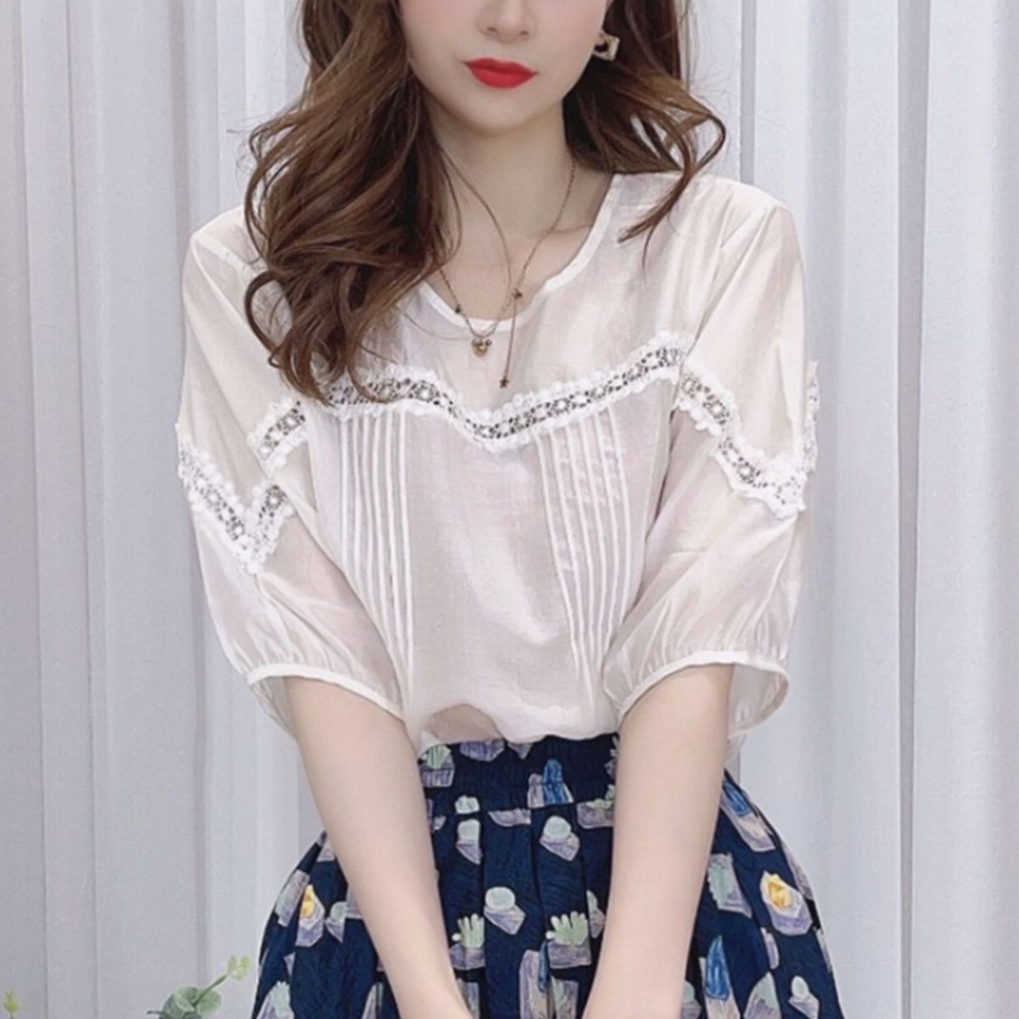 透け感 レース 半袖トップス 春 フェミニントップス シャツブラウス 袖あり 半袖 5分袖 五分袖 ラウンドネック スリム スマート シフォン デコルテデザイン ハイウエスト かわいい 可愛い 8,947円