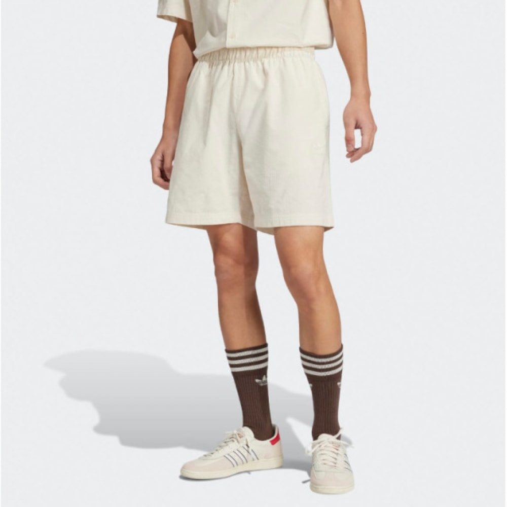 アディダス スニーカー ESS SHORT JD2461
