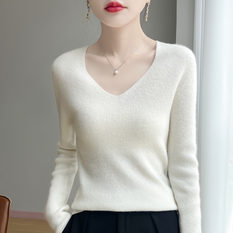 トップブランドの既製服～レディーススリムフィットセーター2025年秋冬新作タイトフィットインナーVネックスタイリッシュベースレイヤー