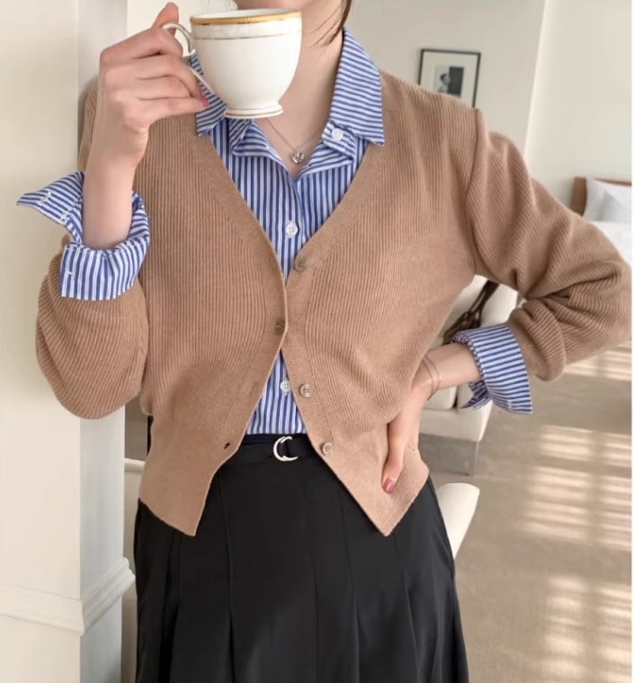 9色展開 ショートカーディガン ゆったり レディース トップス セーター カーディガン 上着 羽織 ショート 長袖 萌袖 Vネック ストレート Iライン 前開き ニット かわいい 大人可愛い きれいめ