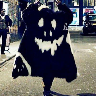 G-DRAGON[ピタカゲMV]style フェイクーファー コート 悪魔マーク ３タイプあり ビビショー 8,740円