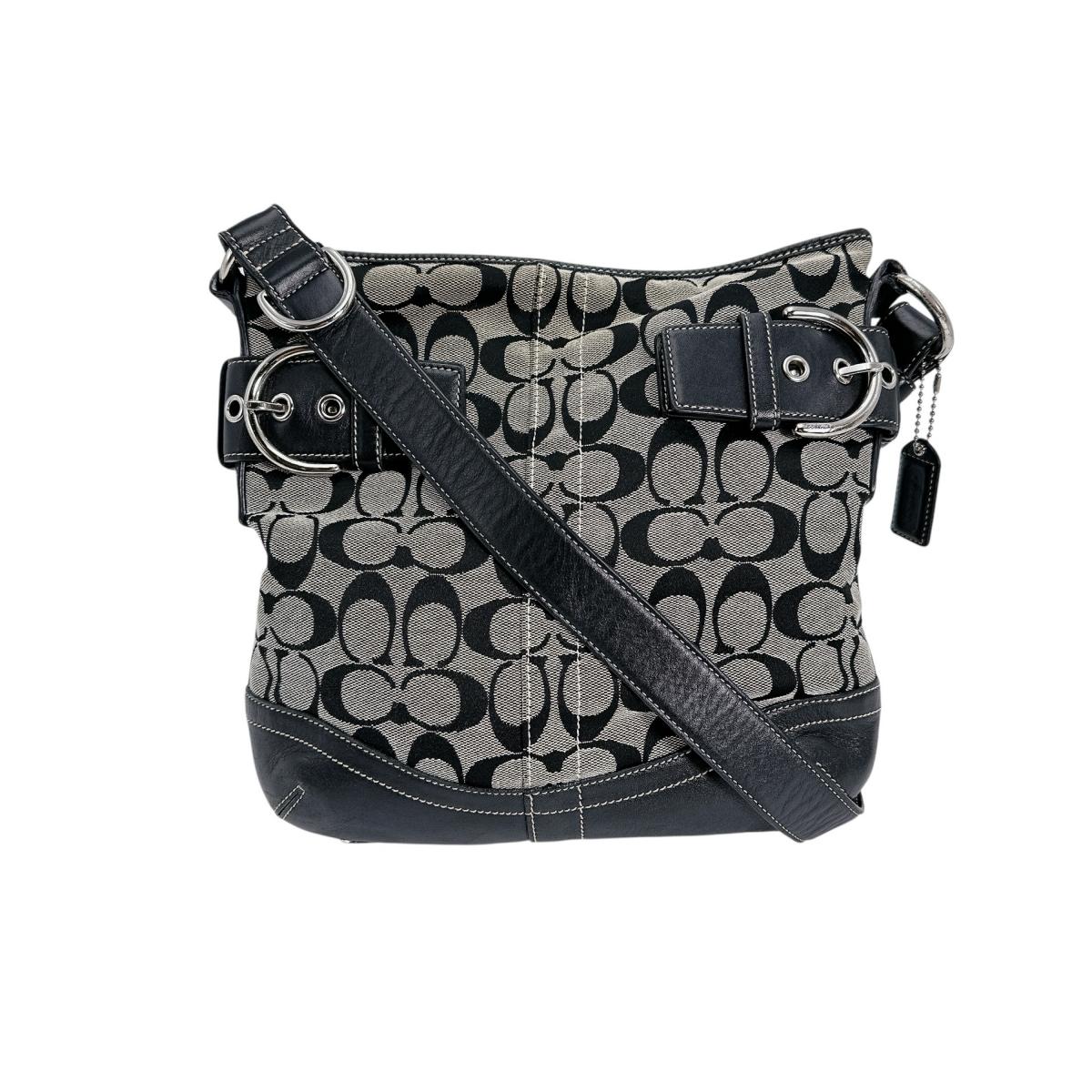 K05M-3574 斜め掛け シグネチャー ショルダーバッグ ブラック